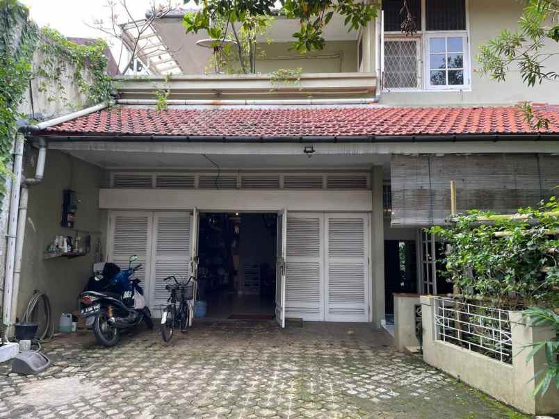 dijual rumah jl pinang