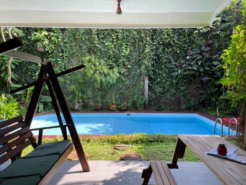 dijual rumah jl pinang