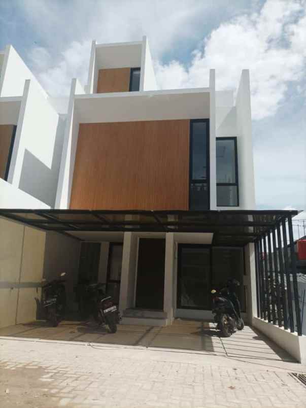 dijual rumah jl raya bintara jaya