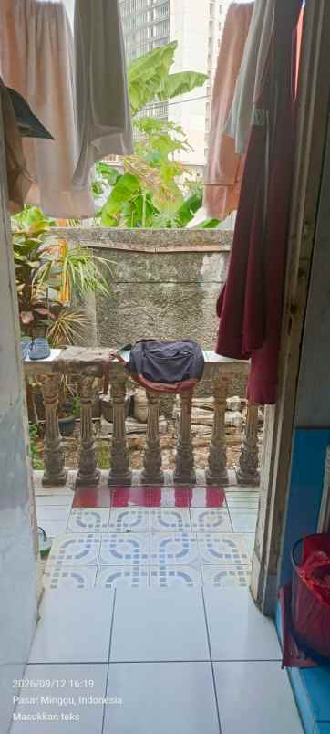 dijual rumah jl raya cilandak marinir
