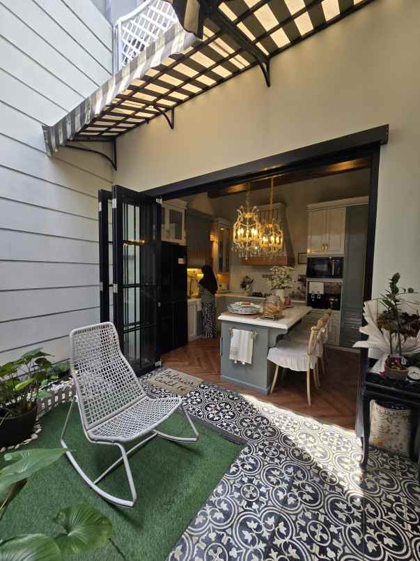 dijual rumah jl raya condet balekambang