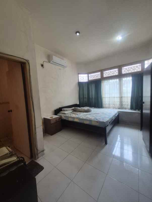 dijual rumah jl raya komplek al duren