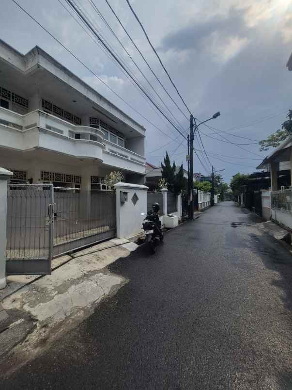 dijual rumah jl raya komplek al duren