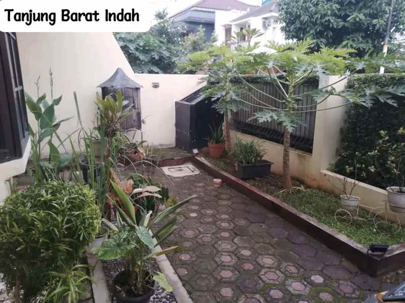 dijual rumah jl raya tanjung barat