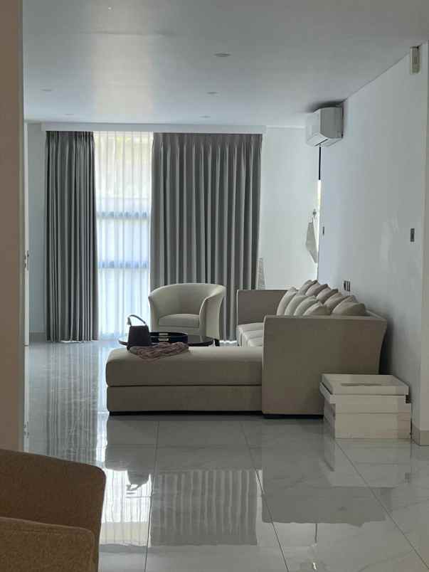 dijual rumah jl setiabudi