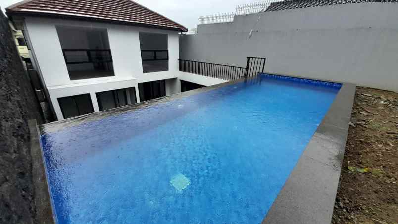 dijual rumah jl setiabudi