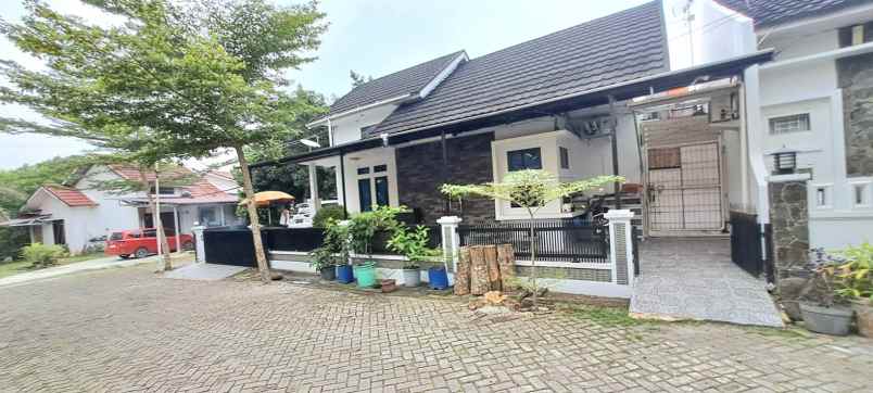 dijual rumah jl sungai mintan