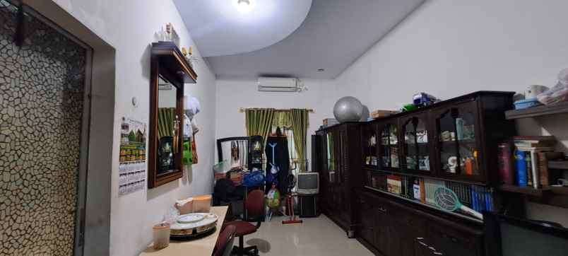 dijual rumah jl sungai mintan