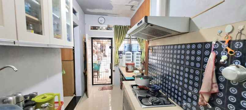 dijual rumah jl sungai mintan