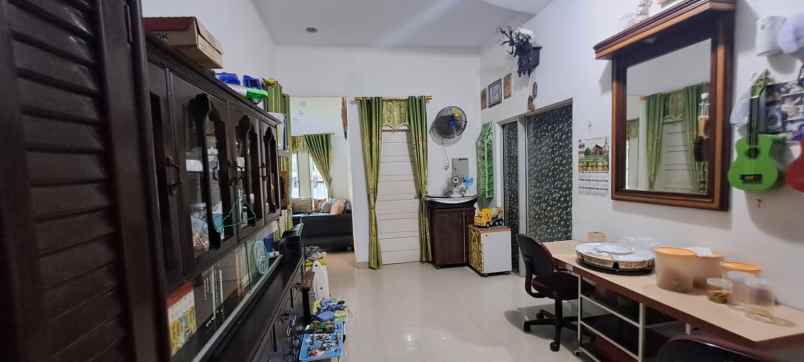 dijual rumah jl sungai mintan