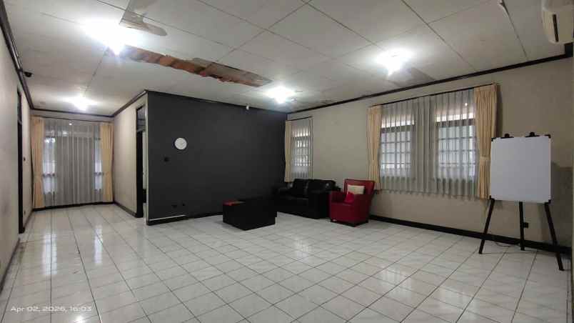 dijual rumah jl surapati