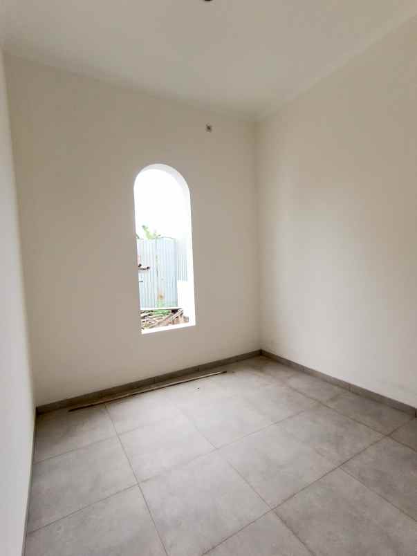 dijual rumah jl untung suropati