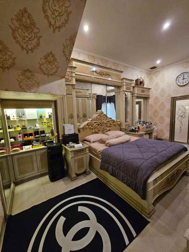 dijual rumah jl urea