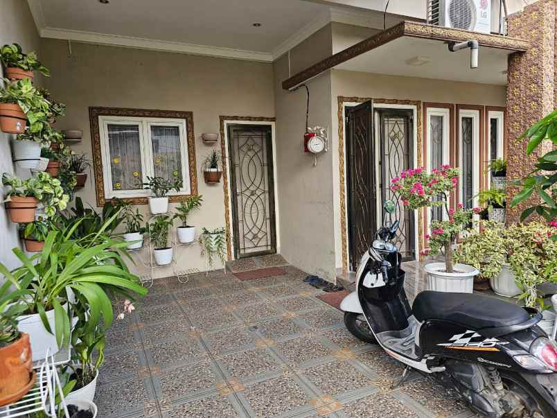 dijual rumah jl urea