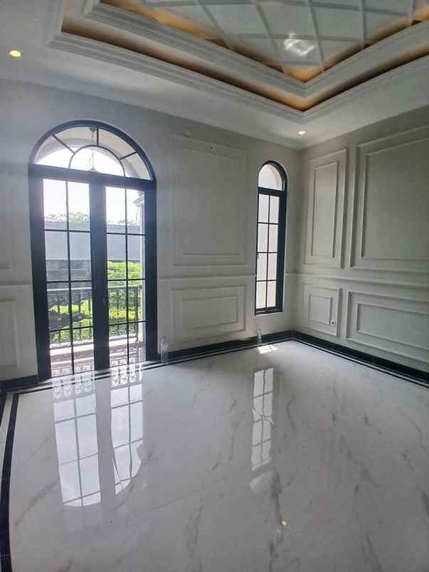 dijual rumah jln raya kalimulya