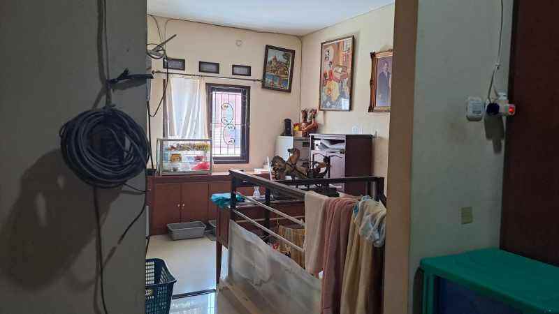 dijual rumah jln raya kukusan depok