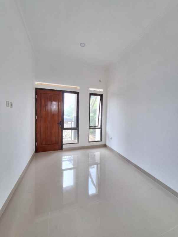 dijual rumah jln salak pamulang