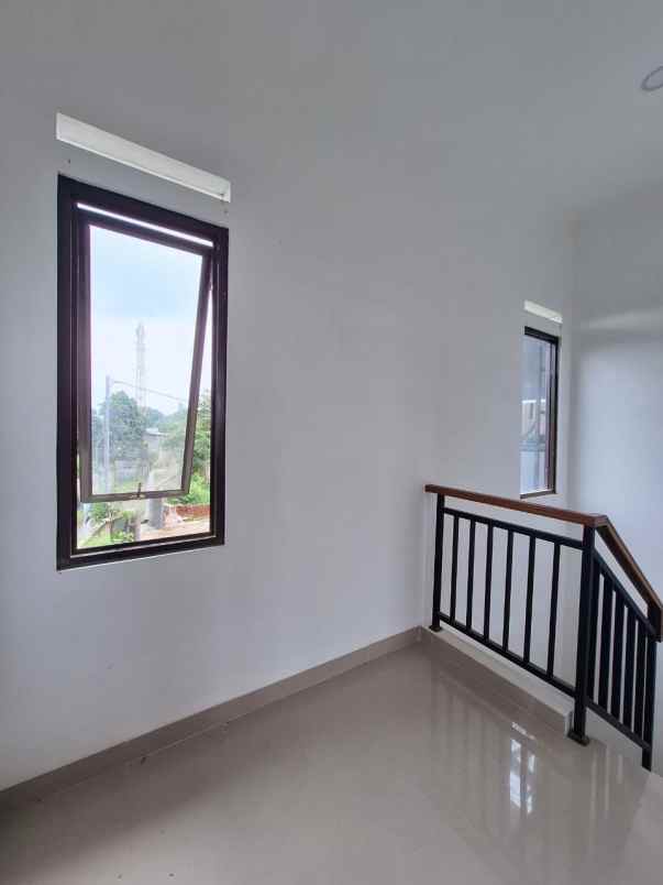 dijual rumah jln salak pamulang