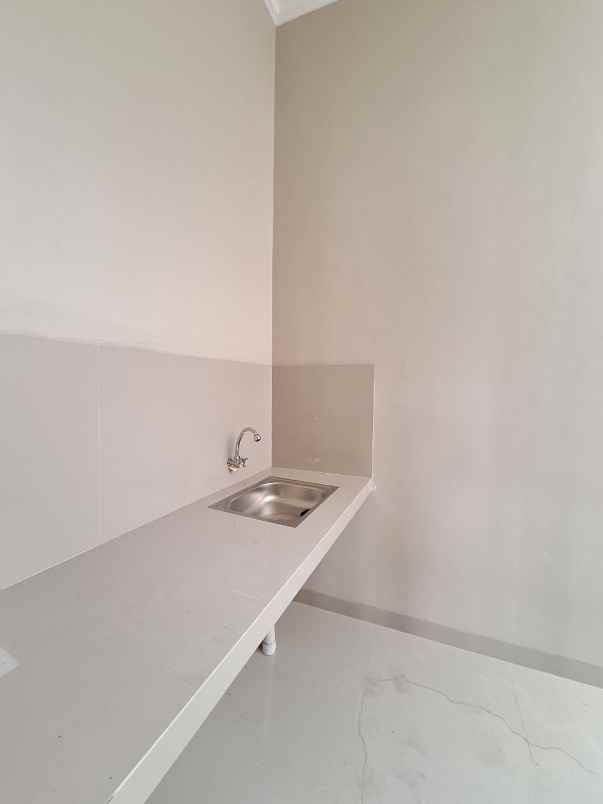 dijual rumah jln salak pamulang