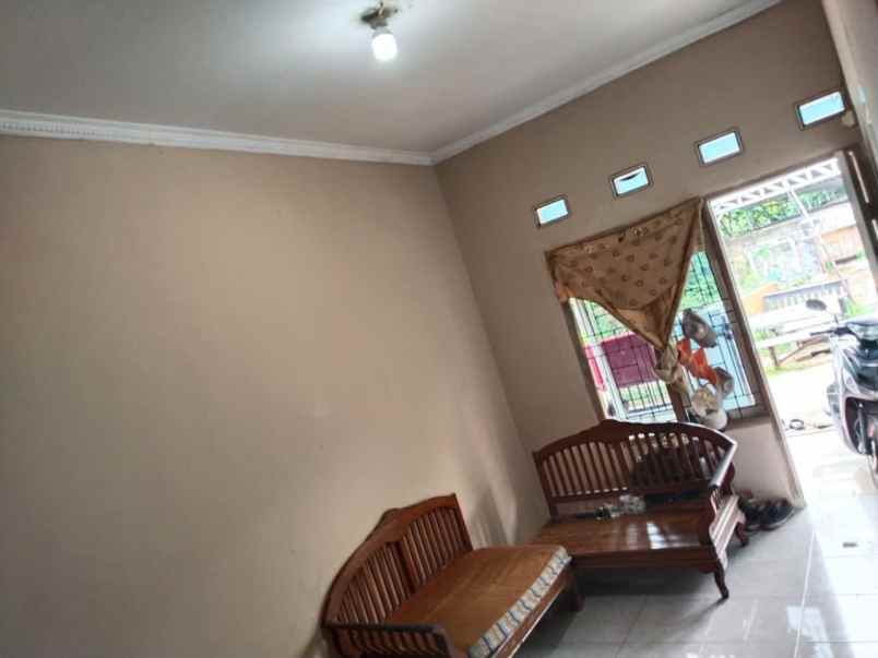 dijual rumah kampung bagus di pancoran mas depok