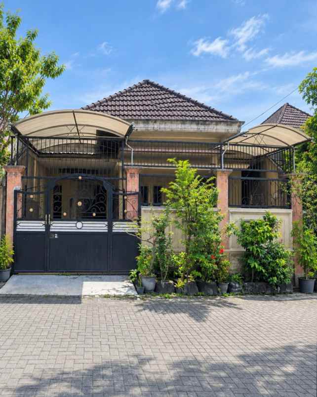dijual rumah karang asem