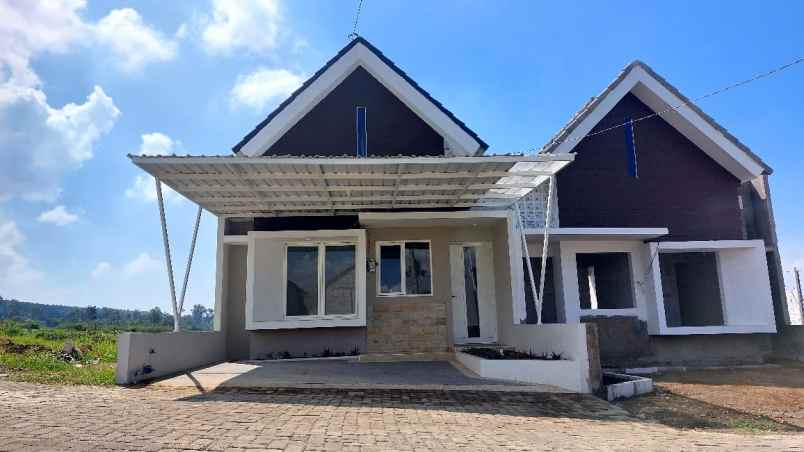 dijual rumah karangploso