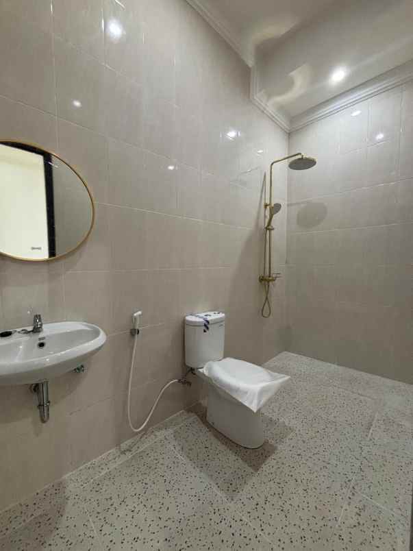 dijual rumah kayu putih jakarta timur