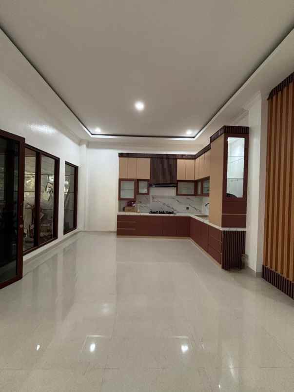 dijual rumah kayu putih jakarta timur