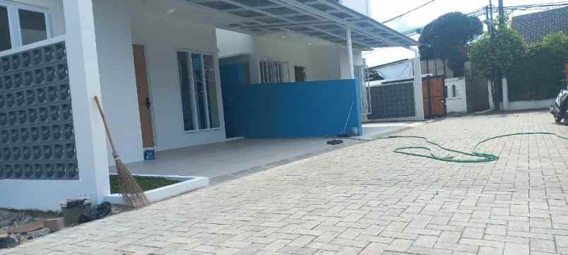 dijual rumah kelapa dua tugu