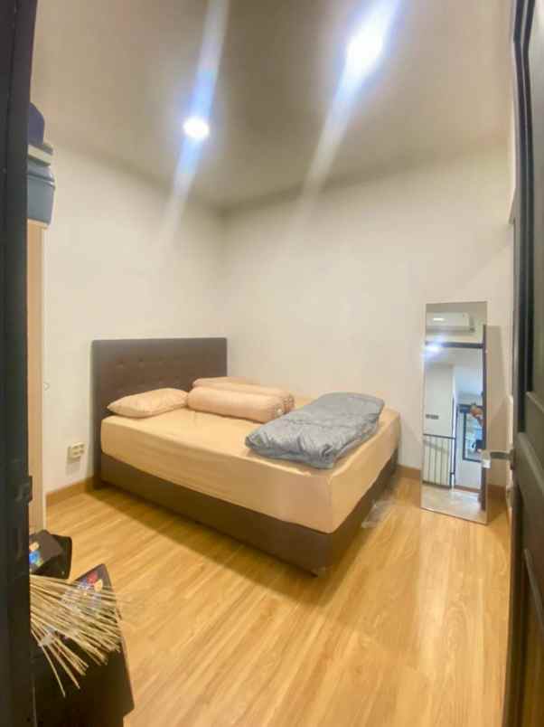 dijual rumah kelapa gading