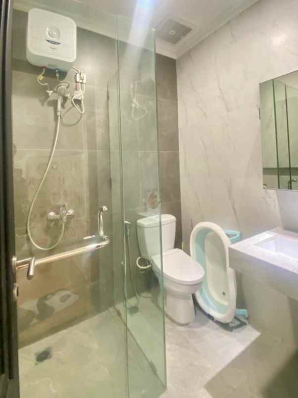 dijual rumah kelapa gading