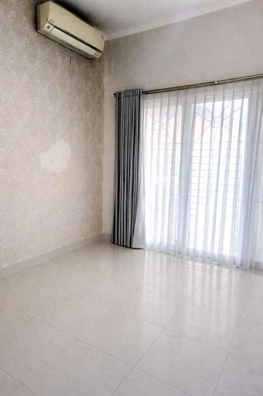 dijual rumah kiara residence