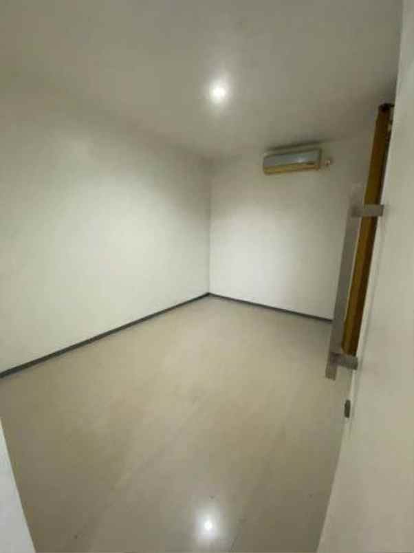 dijual rumah kingstown