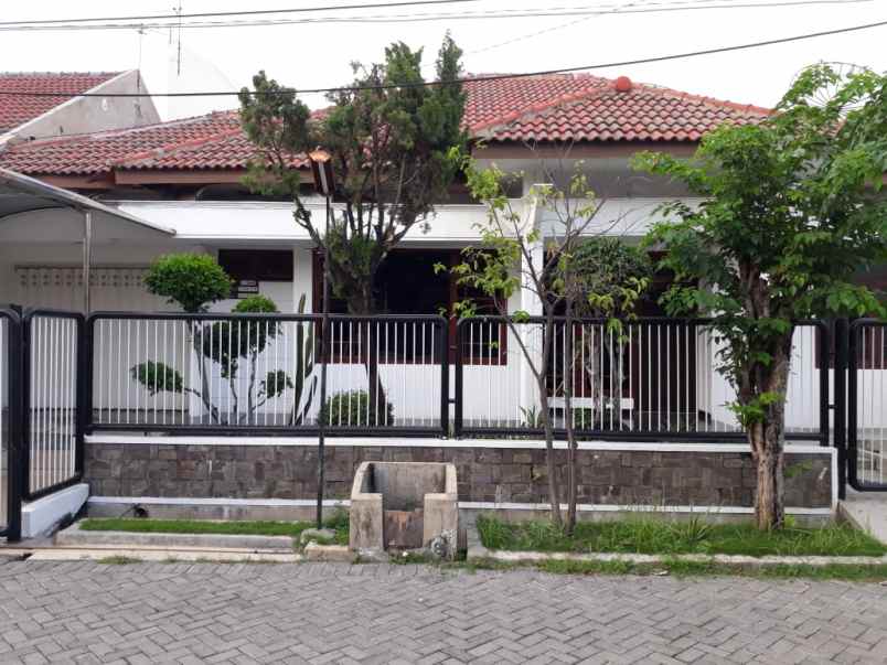 dijual rumah klampis semolo