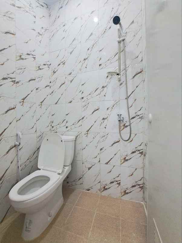 dijual rumah klender