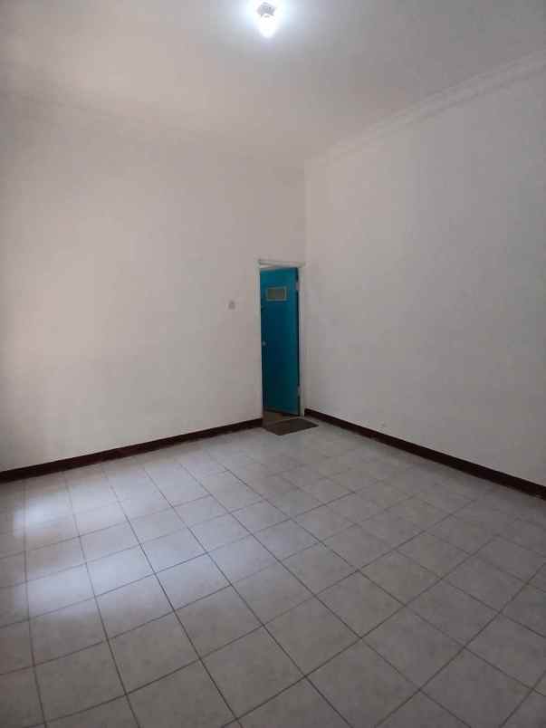 dijual rumah kln raya tole iskandar depok