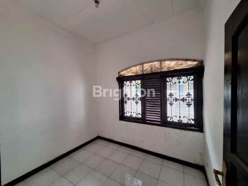 dijual rumah komplek bank dagang negara