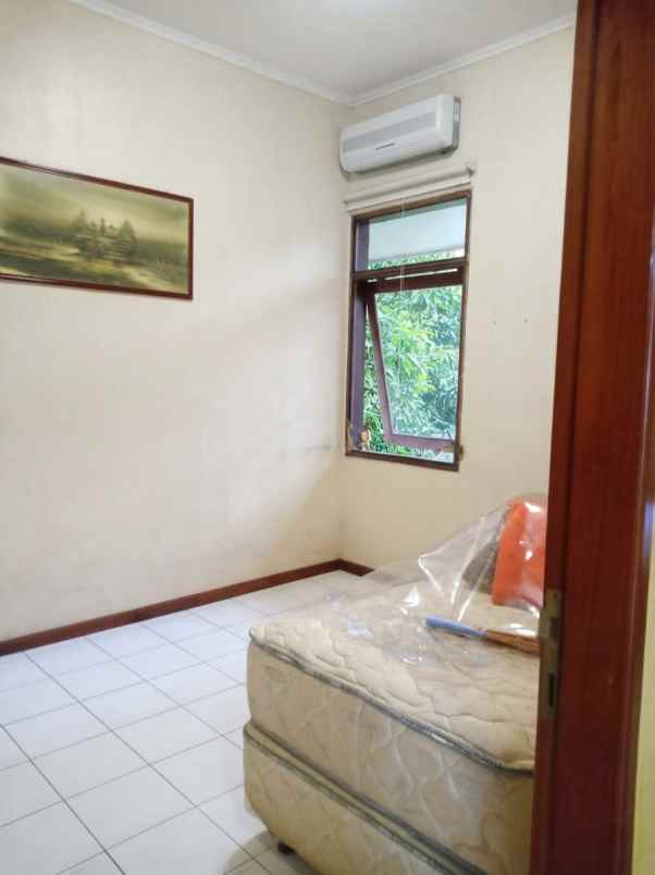dijual rumah komplek batununggal indah