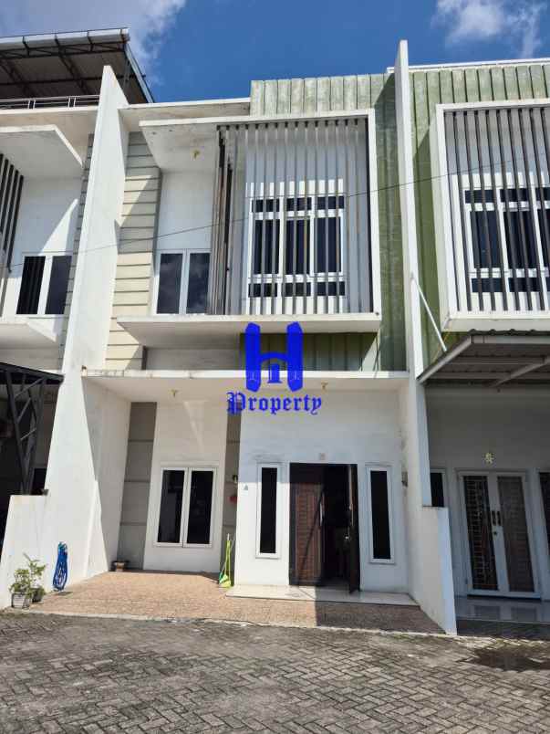 dijual rumah komplek berjaya avenue