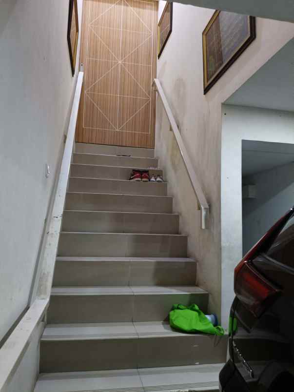 dijual rumah komplek billy moon