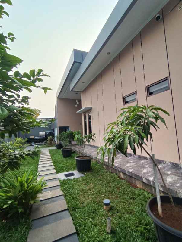 dijual rumah komplek deplu pondok aren