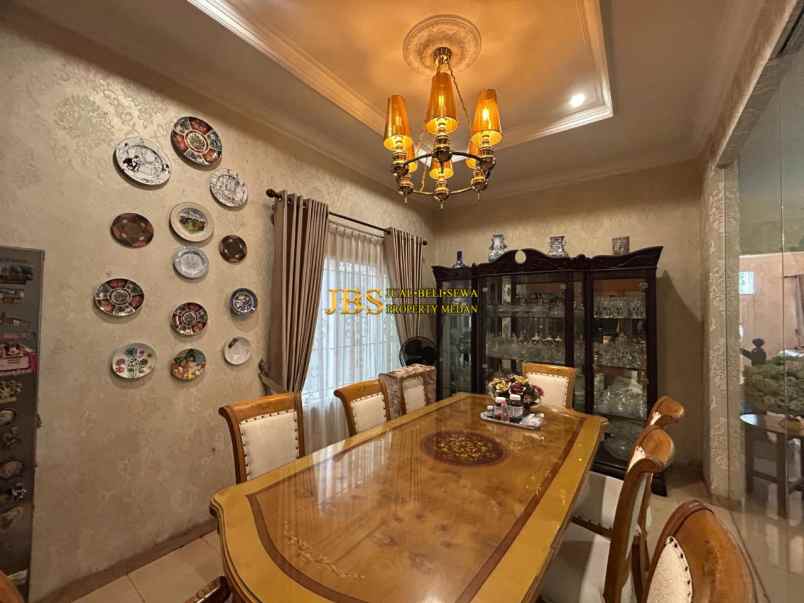 dijual rumah komplek griya riatur jalan