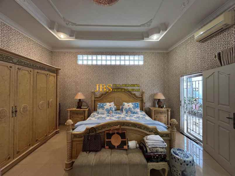 dijual rumah komplek griya riatur jalan