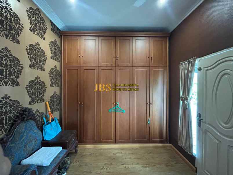 dijual rumah komplek griya riatur jalan