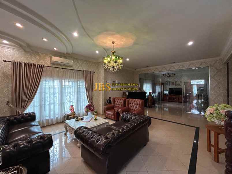 dijual rumah komplek griya riatur jalan