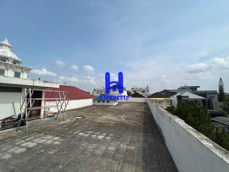 dijual rumah komplek griya riatur jalan