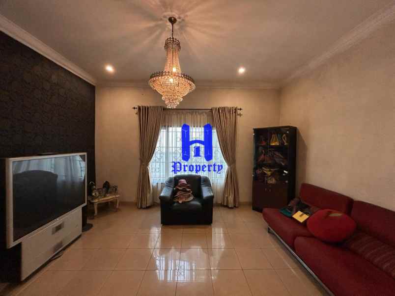 dijual rumah komplek griya riatur jalan