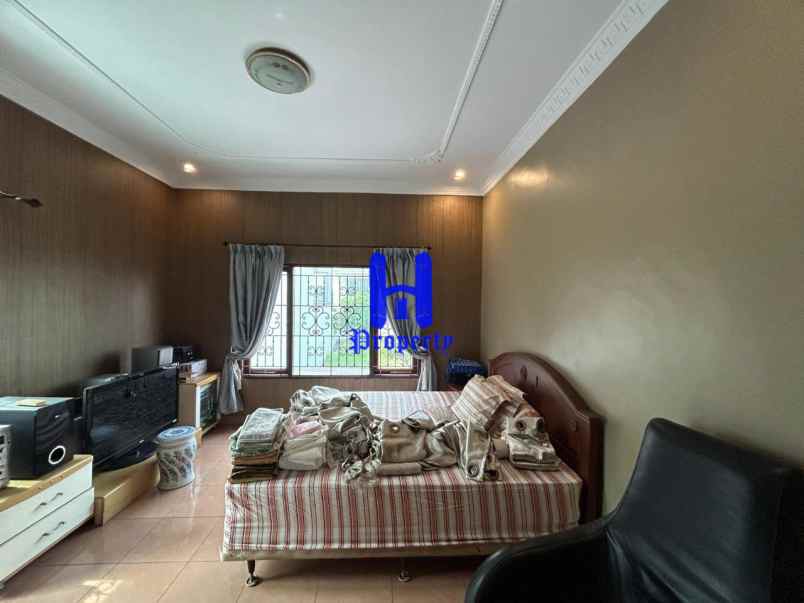 dijual rumah komplek griya riatur jalan