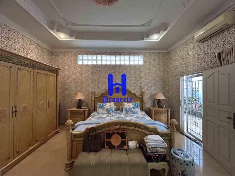 dijual rumah komplek griya riatur jalan