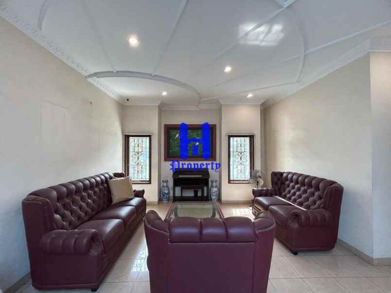 dijual rumah komplek griya riatur jalan